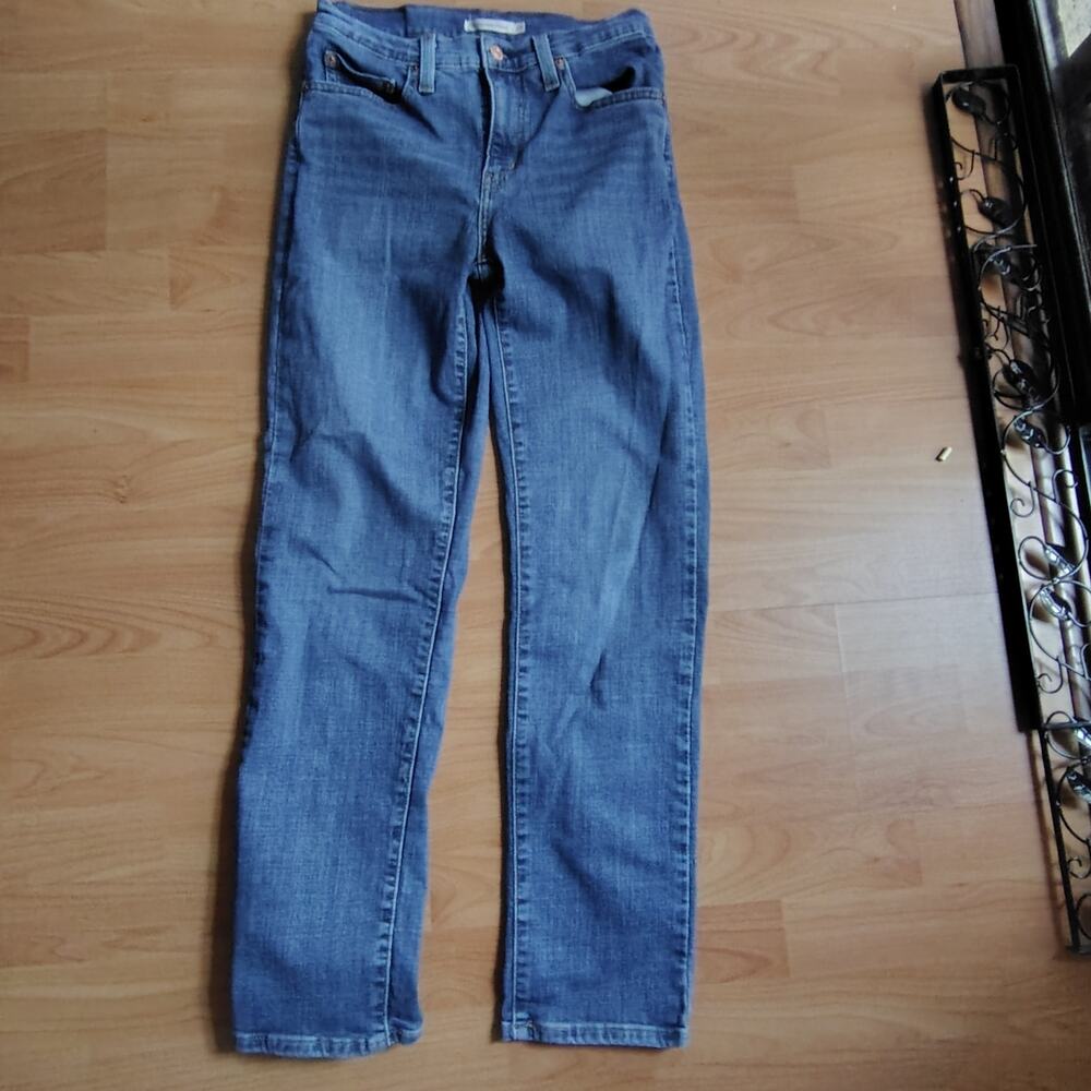 Levi’s 724 High Rise Straight Jeans Women’s Size 28 • Soft Stretch Denim